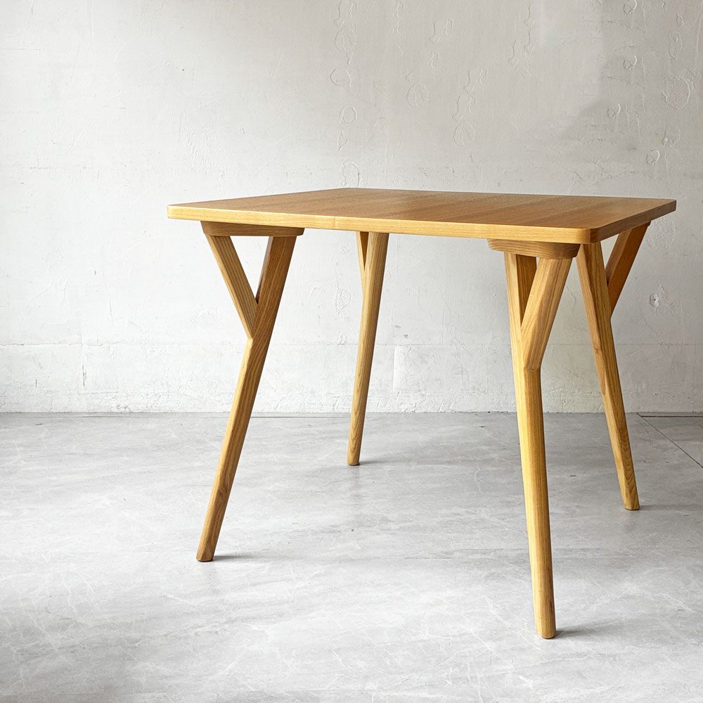 Scandinavian design 北欧デザイン イラーリ ILALI ダイニングテーブル アッシュ材 80cm スクエア天板 モダン 関家具取り扱い ★