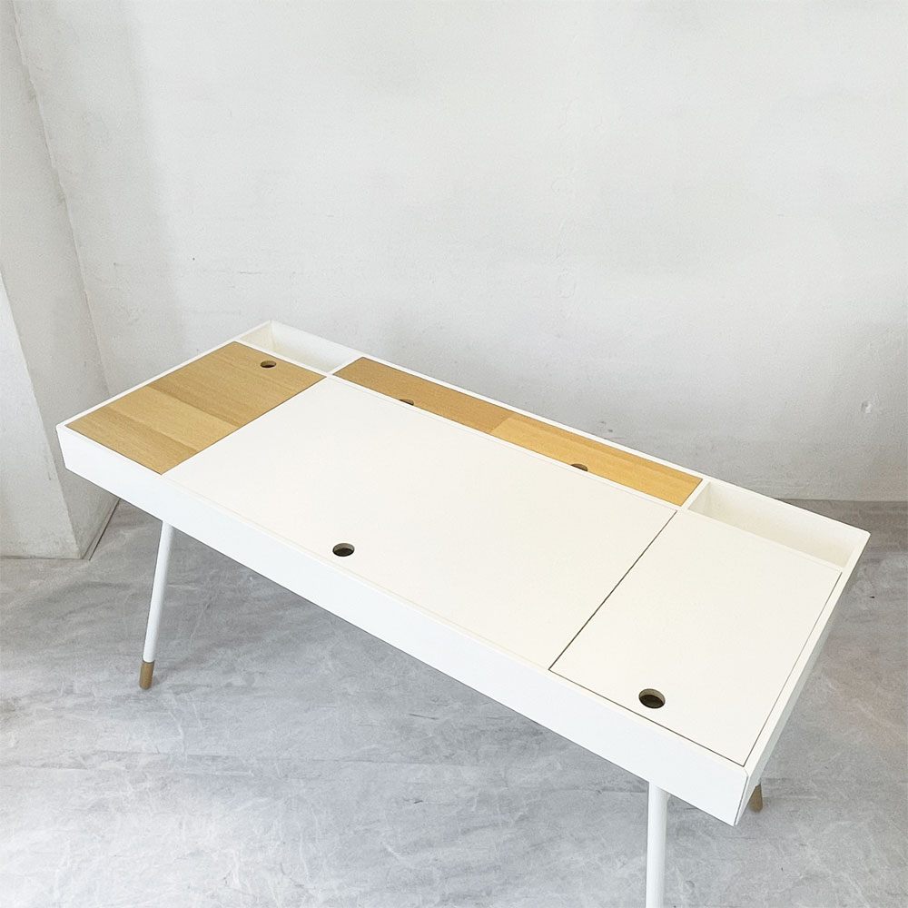 ボーコンセプト Boconcept クパチーノ Cupertino デスク マットホワイト ラッカー仕上げ ナチュラルオーク W140cm 定価 ¥149,900- ★