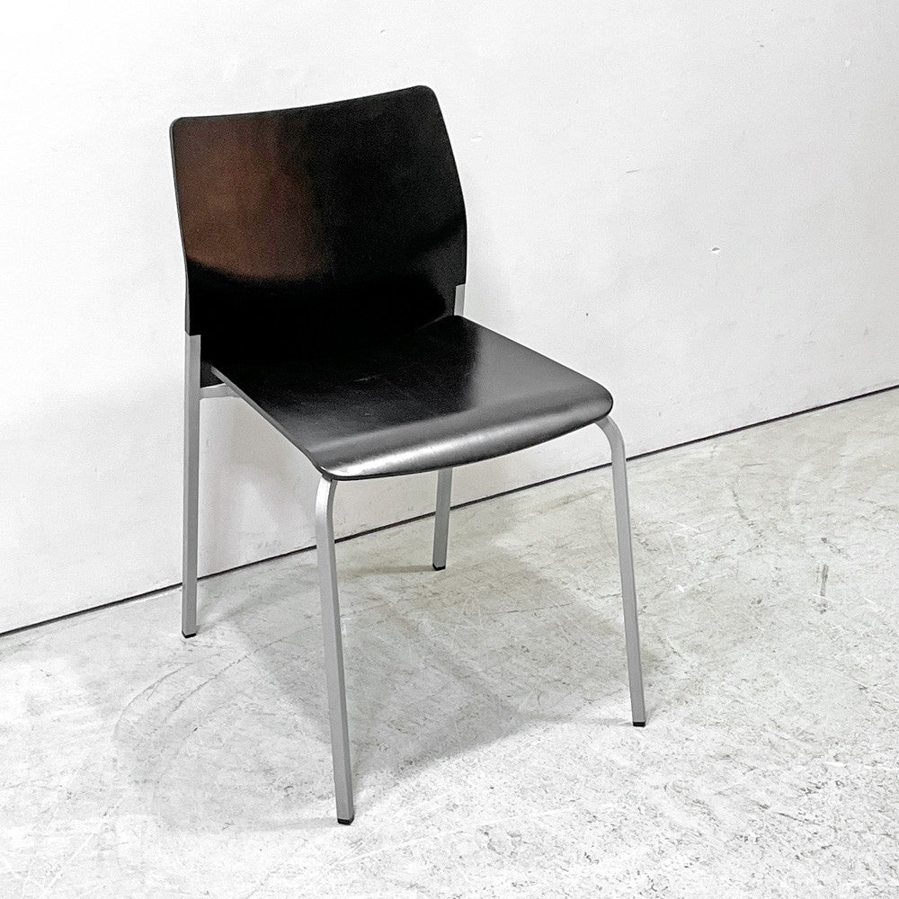 カッシーナイクスシー Cassina ixc. ロビン ROBIN スタッキングチェア ダイニングチェア プライウッド ブラック モダンデザイン 廃番 B ●