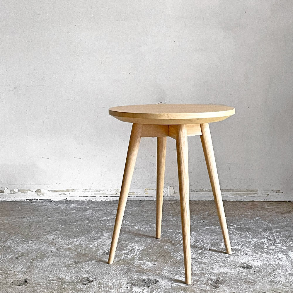 冨士ファニチャー FUJI FURNITURE ナギ Nagi サイドテーブル ラウンド オーク材 T04510S ナチュラル Φ40cm ■