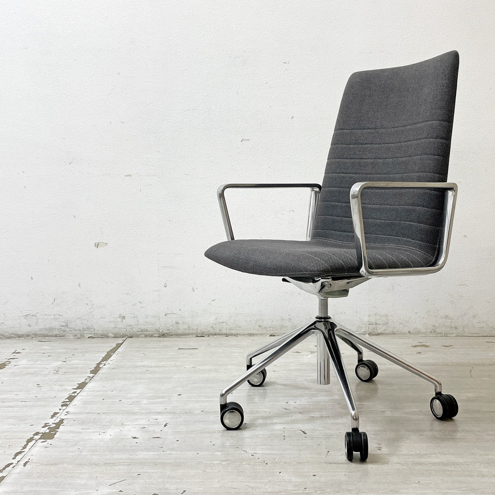 アンドリューワールド Andreu World フレックス エグゼクティブ Flex Executive インターミディエイトバック アームチェア デスクチェア アルミ キャスターベース ガス圧昇降 参考価格 ¥295,460- B ●