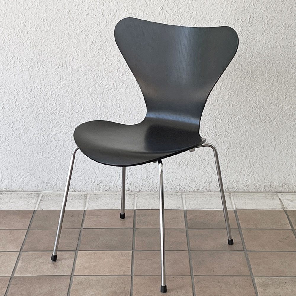 フリッツハンセン Fritz Hansen セブンチェア ダイニングチェア カラードアッシュ ブラック アルネ・ヤコブセン 北欧 デンマーク 定価￥76,780- 美品 A ◇