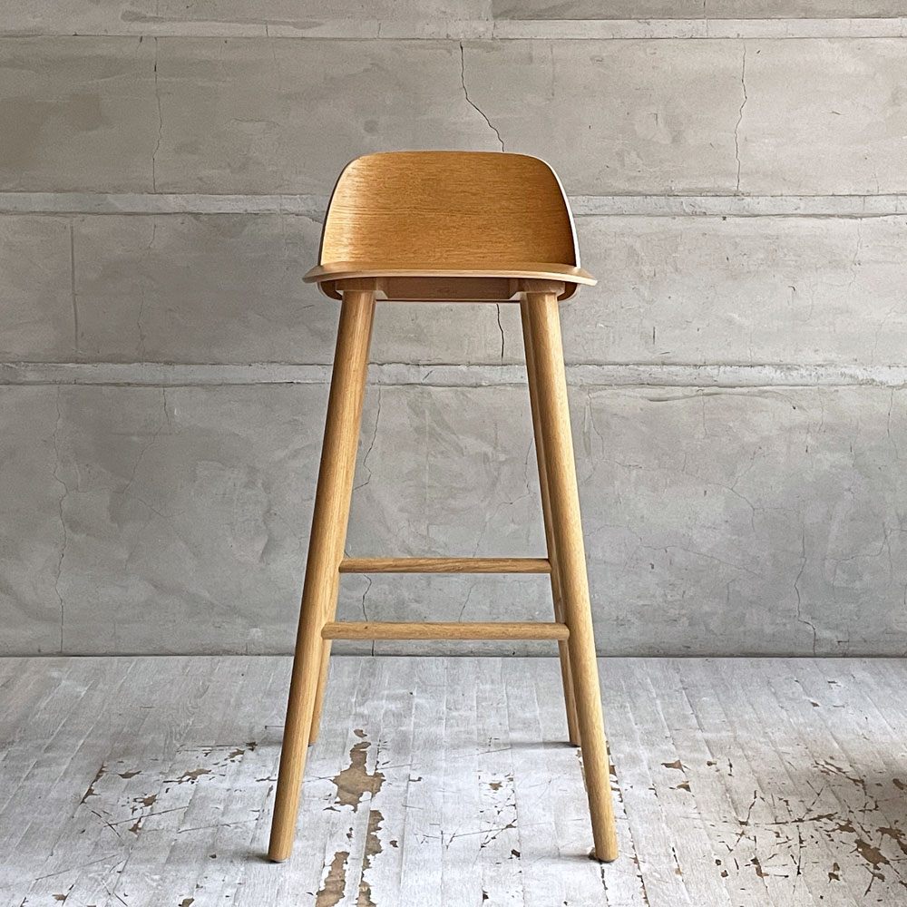 ムート Muuto ナード Nerd バースツール BAR STOOL ハイスツール SH75cm デビッド・ゲックラー David Geckeler 北欧家具 定価 ¥106,700- ♪