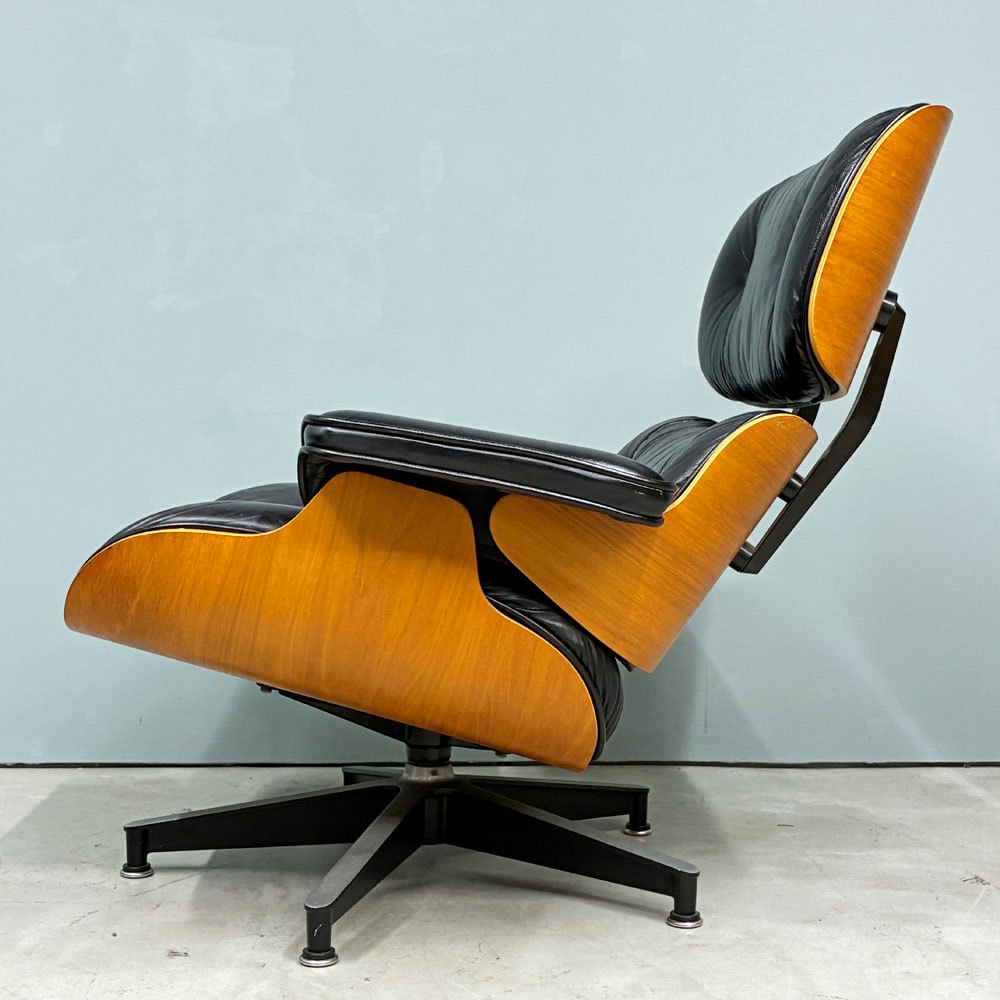ハーマンミラー Herman Miller イームズラウンジチェア＆オットマン ブラックレザー ウォールナット C&Rイームズ ミッドセンチュリー 1999年製 ◎