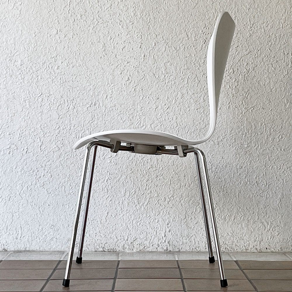 フリッツハンセン Fritz Hansen 3107 セブンチェア ラッカー仕上げ ホワイト スタッキング アルネ・ヤコブセン デンマーク 北欧家具 B ◇