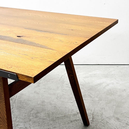 トラックファニチャー TRUCK FURNITURE スットテーブル SUTTO TABLE ダイニングテーブル ナラ無垢材 ナチュラルカラー インダストリアル 参考定価￥268,400- ●