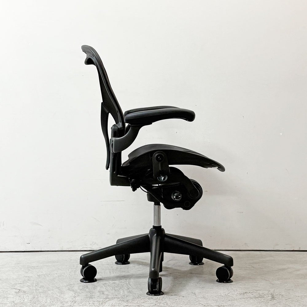 ハーマンミラー Herman Miller アーロンチェア クラシック Bサイズ ポスチャーフィット フル装備 グラファイトベース デスクチェア オフィスチェア ●
