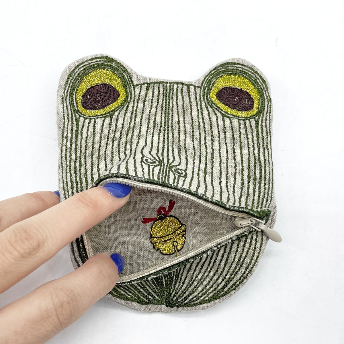 コーラル・アンド・タスク coral&tusk Lucky Frog with Bell Pouch ポーチ ステファニー・ハウズリー Stephanie Housley's リネン 刺繍 ●