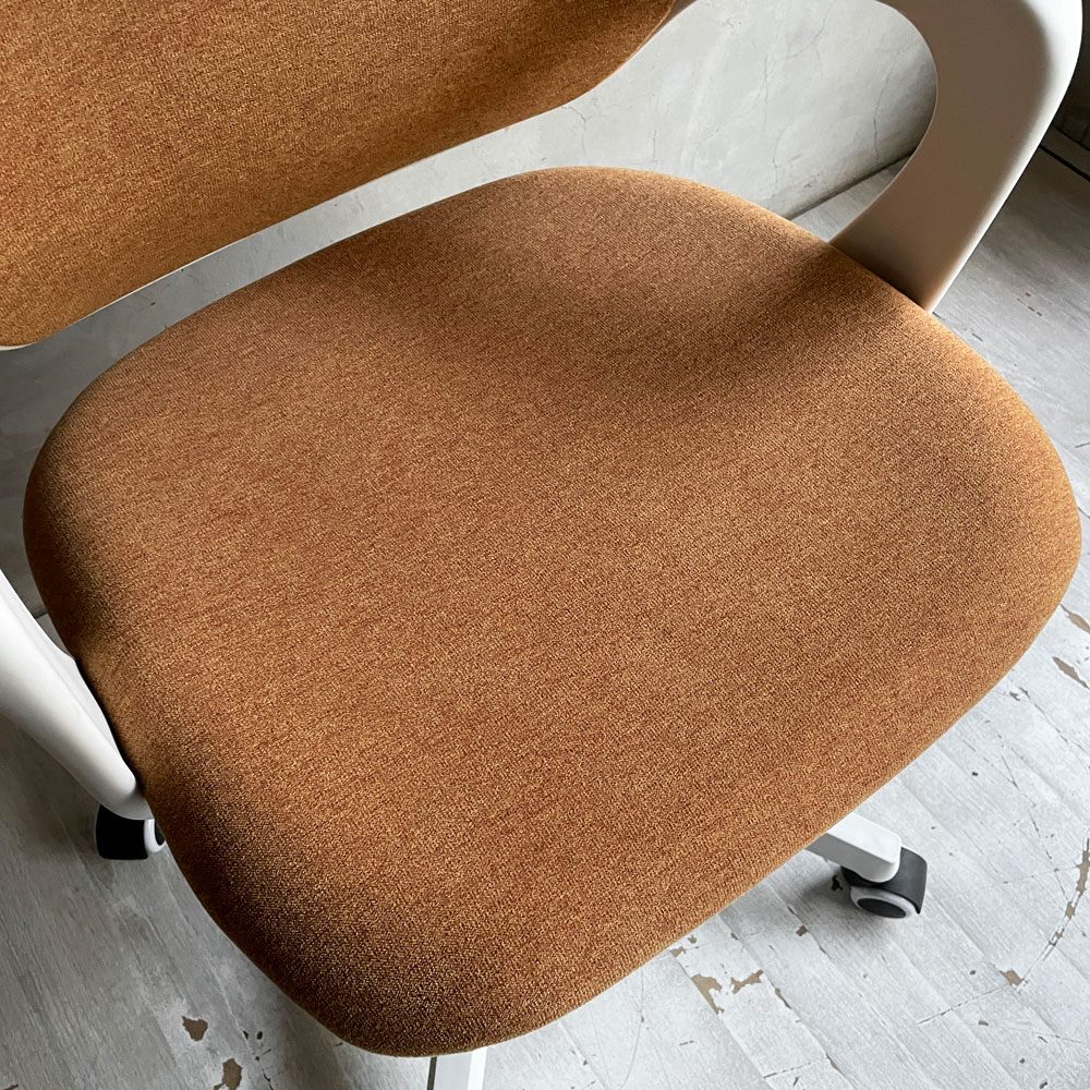 ラピフェリ Lapifeli ロッティ Lotti オフィスチェア デスクチェア 関家具 パンプキンオレンジ  キャスターベース ♪