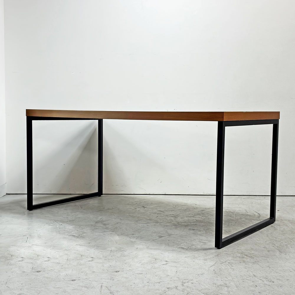 ボーコンセプト Bo Concept ダイニングテーブル w160 ワーキングデスク ウォールナットカラー x ブラックスチールレッグ デンマーク 北欧モダン ●
