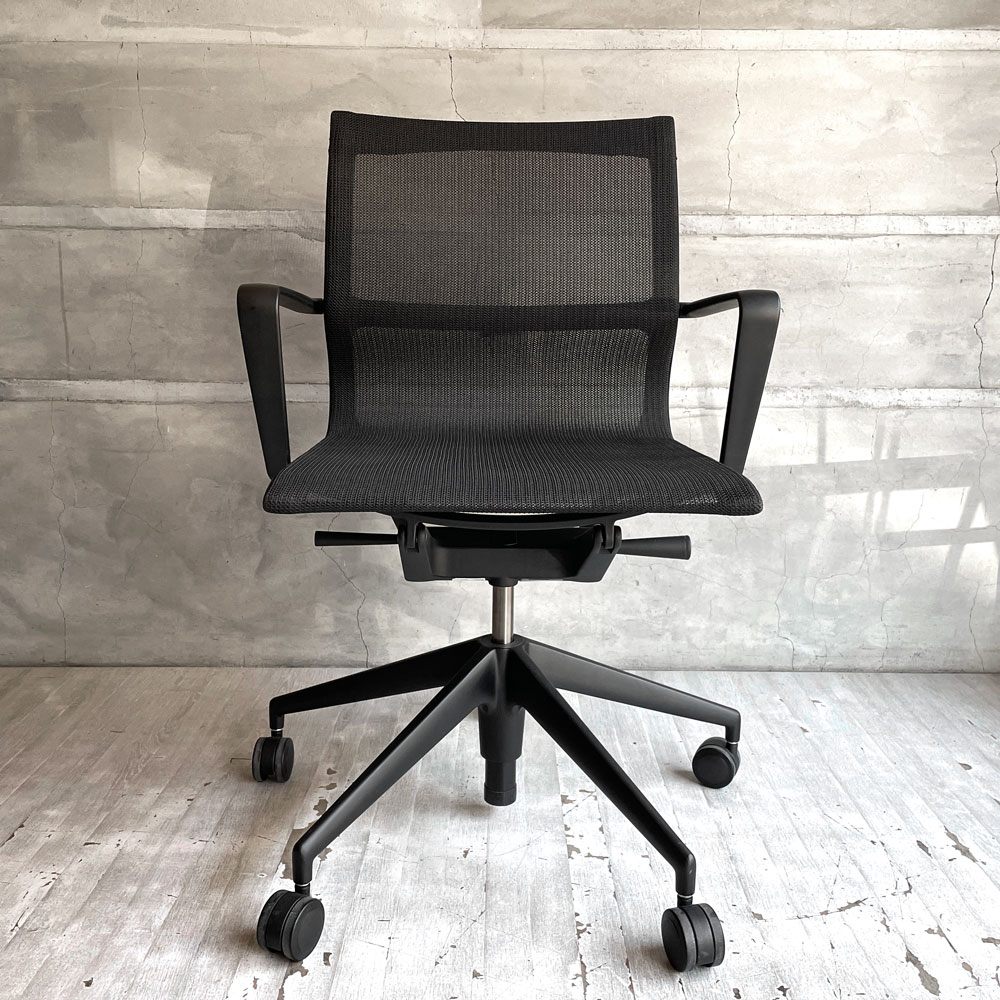 ヴィトラ Vitra フィジックス Physix デスクチェア オフィスチェア ブラック アルベルト・メダ キャスターベース 昇降機能 リクライニング 参考定価 ¥144,100-  ♪