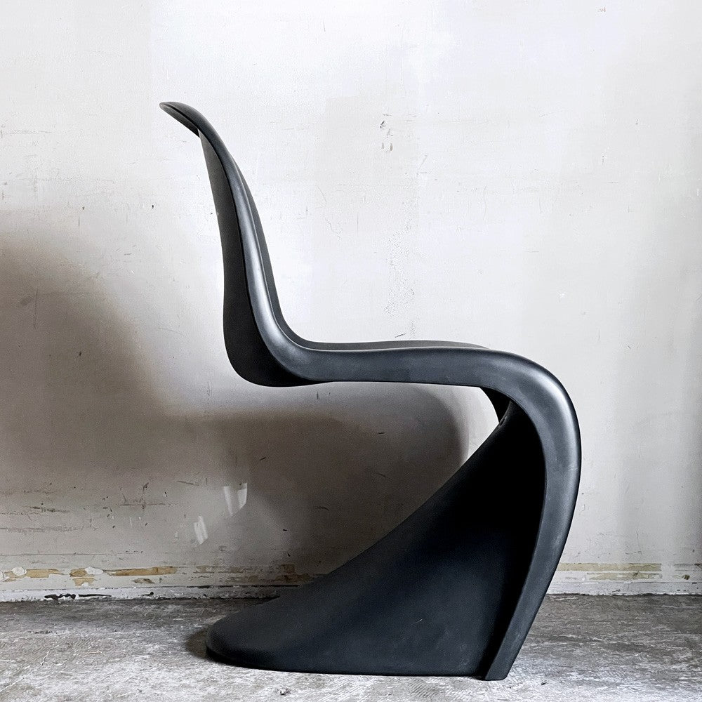 ヴィトラ vitra パントンチェア ダイニングチェア スタッキングチェア ディープブラック ヴェルナー・パントン Panton ミッドセンチュリー スペースエイジ ■