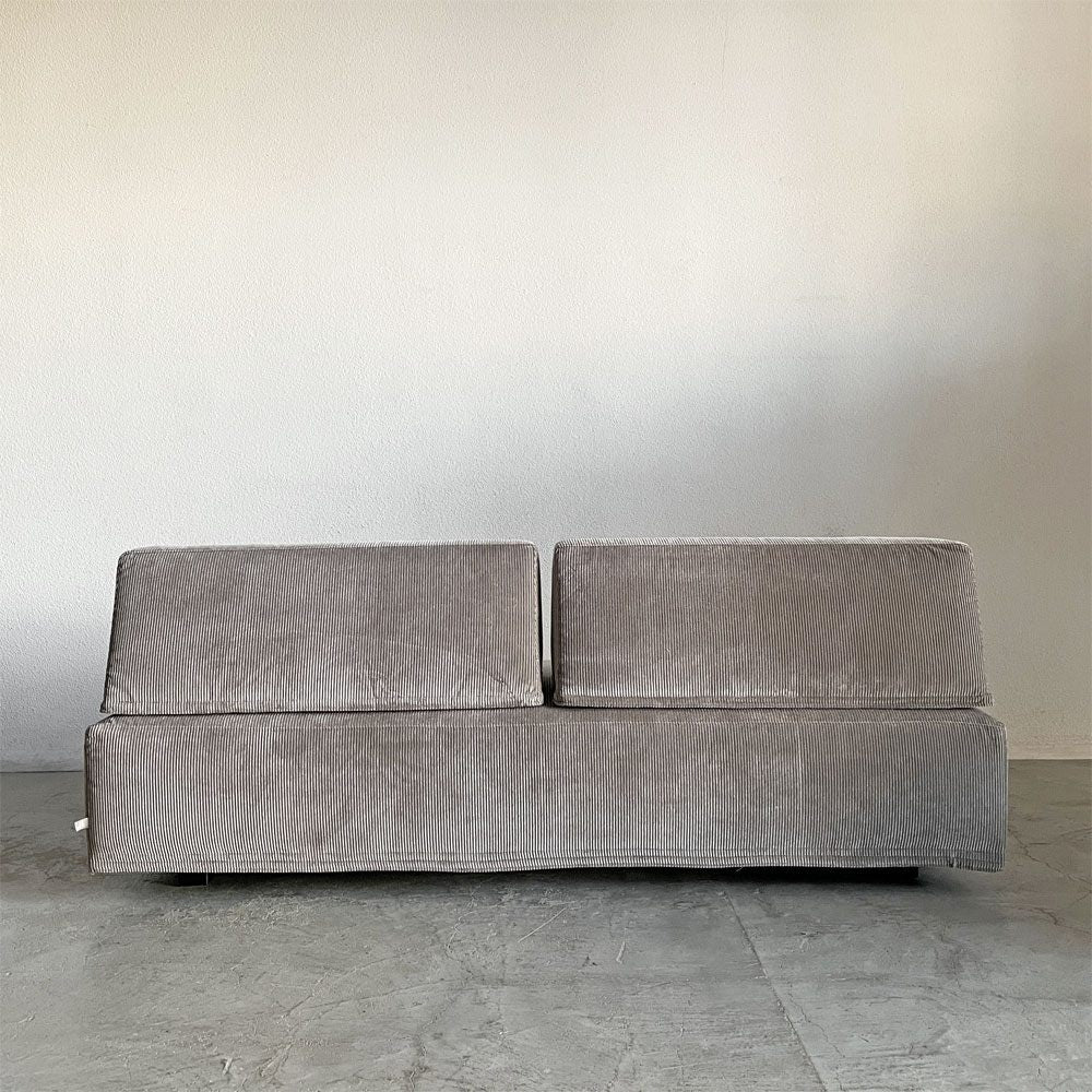 アイラーセン eilersen プレイグラウンド PLAYGROUND 2シーターソファ W180cm バックフォームクッション 2ピース ファブリック グレー系 Jens Juul Eilersen デンマーク 参考価格￥484,000- 〓
