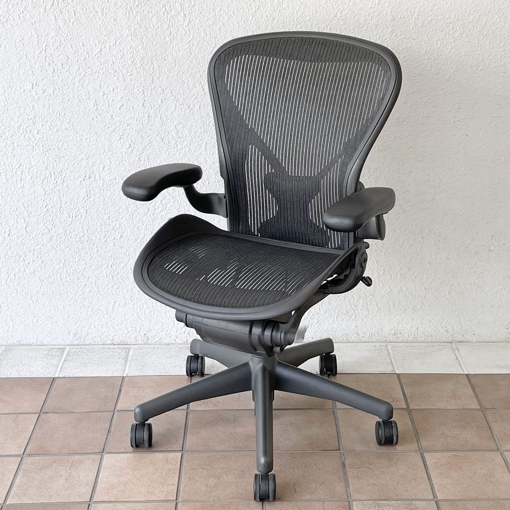 ハーマンミラー Herman Miller アーロンチェア スタンダード Bサイズ ポスチャーフィット グラファイトベース デスクチェア ビル・スタンフ＆ドン・チャドウィック ◇