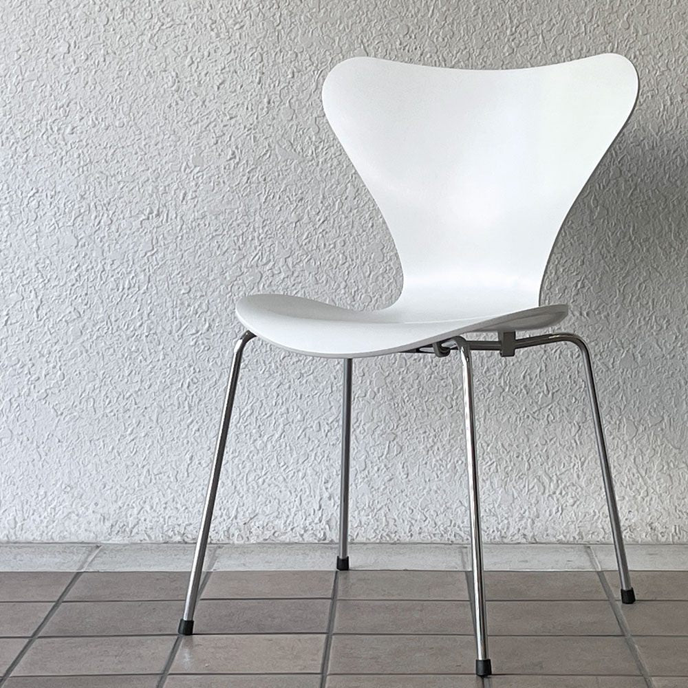 フリッツハンセン Fritz Hansen 3107 セブンチェア ラッカー仕上げ ホワイト スタッキング アルネ・ヤコブセン デンマーク 北欧家具 ◇
