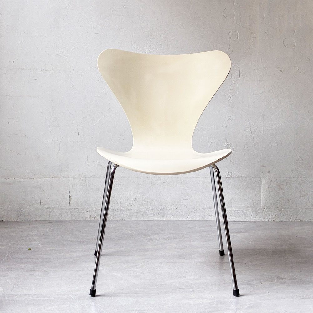 フリッツハンセン Fritz Hansen 3107 セブンチェア ホワイト ラッカー仕上げ スタッキング アルネ・ヤコブセン デンマーク 北欧家具 B ★