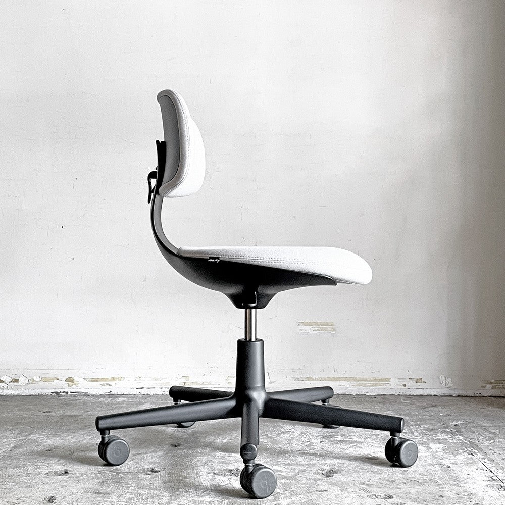 ヴィトラ vitra ルーキー Rookie デスクチェア キャスターチェア コンスタンチン・グルチッチ グレー系ファブリック 定価￥66,000- ■