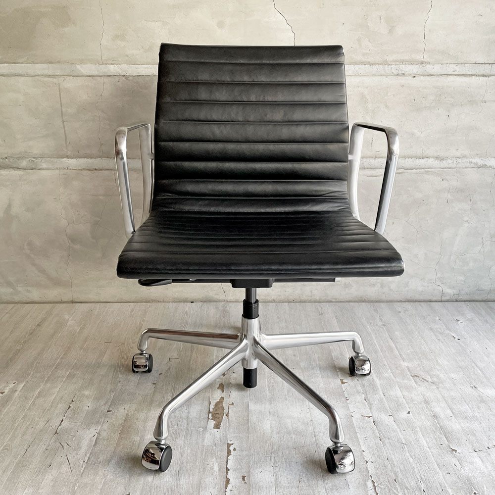 ハーマンミラー Herman Miller イームズアルミナムグループ マネジメントチェア アルミバフベース ガス圧昇降 5本脚キャスター 本革 レザー ブラック E ♪