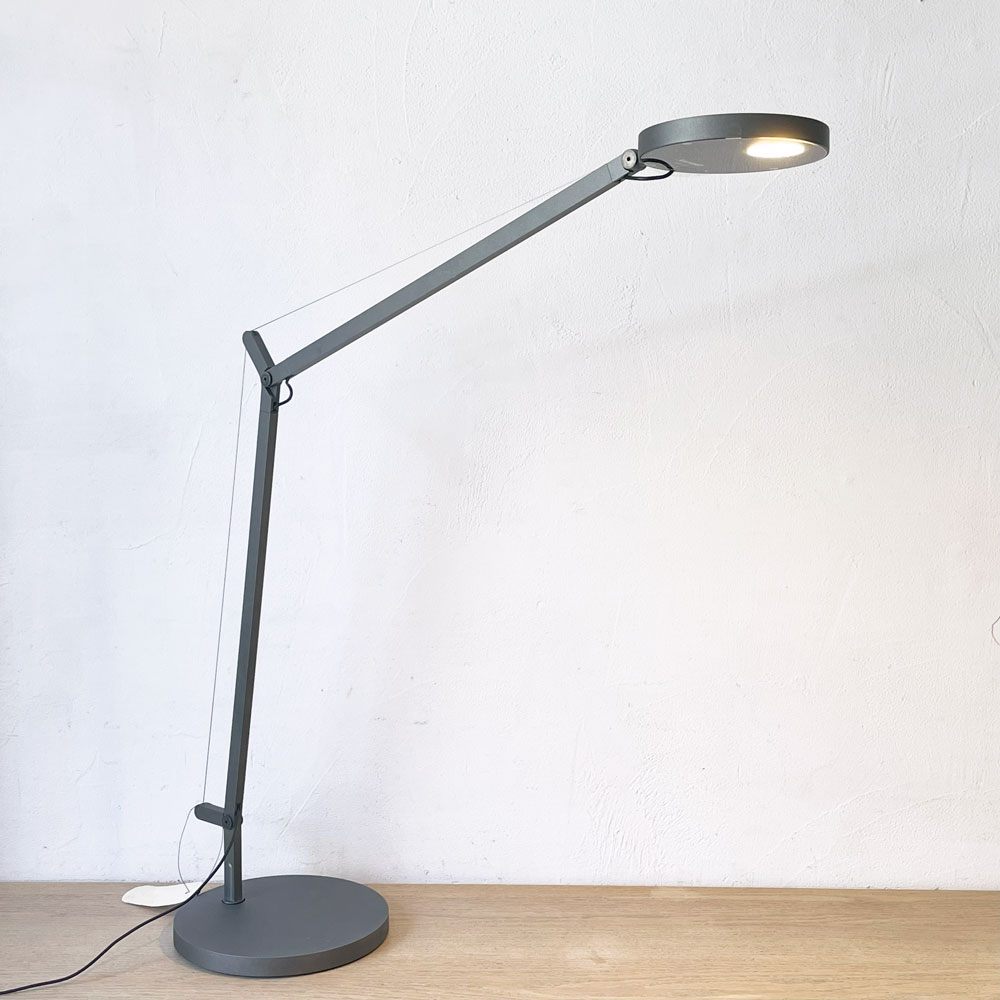 アルテミデ Artemide デメトラ DEMETRA LED テーブルライト デスクライト 無段階調光機能 深澤直人 展示品 箱付き 参考定価￥126,500- ★