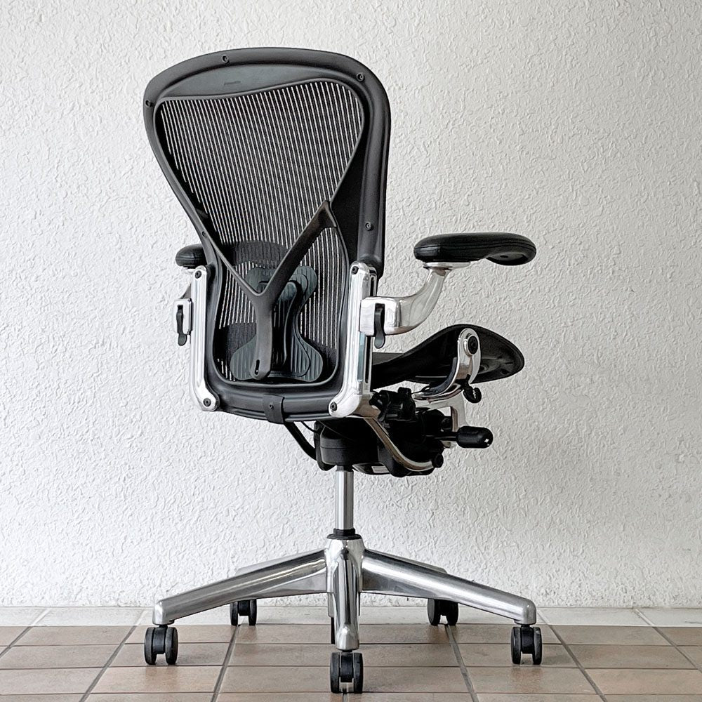 ハーマンミラー Herman Miller アーロンチェア Bサイズ ポスチャーフィット クラシックカーボンメッシュ ポリッシュドアルミベース ビル・スタンフ ＆ ドン・チャドウィック ◇