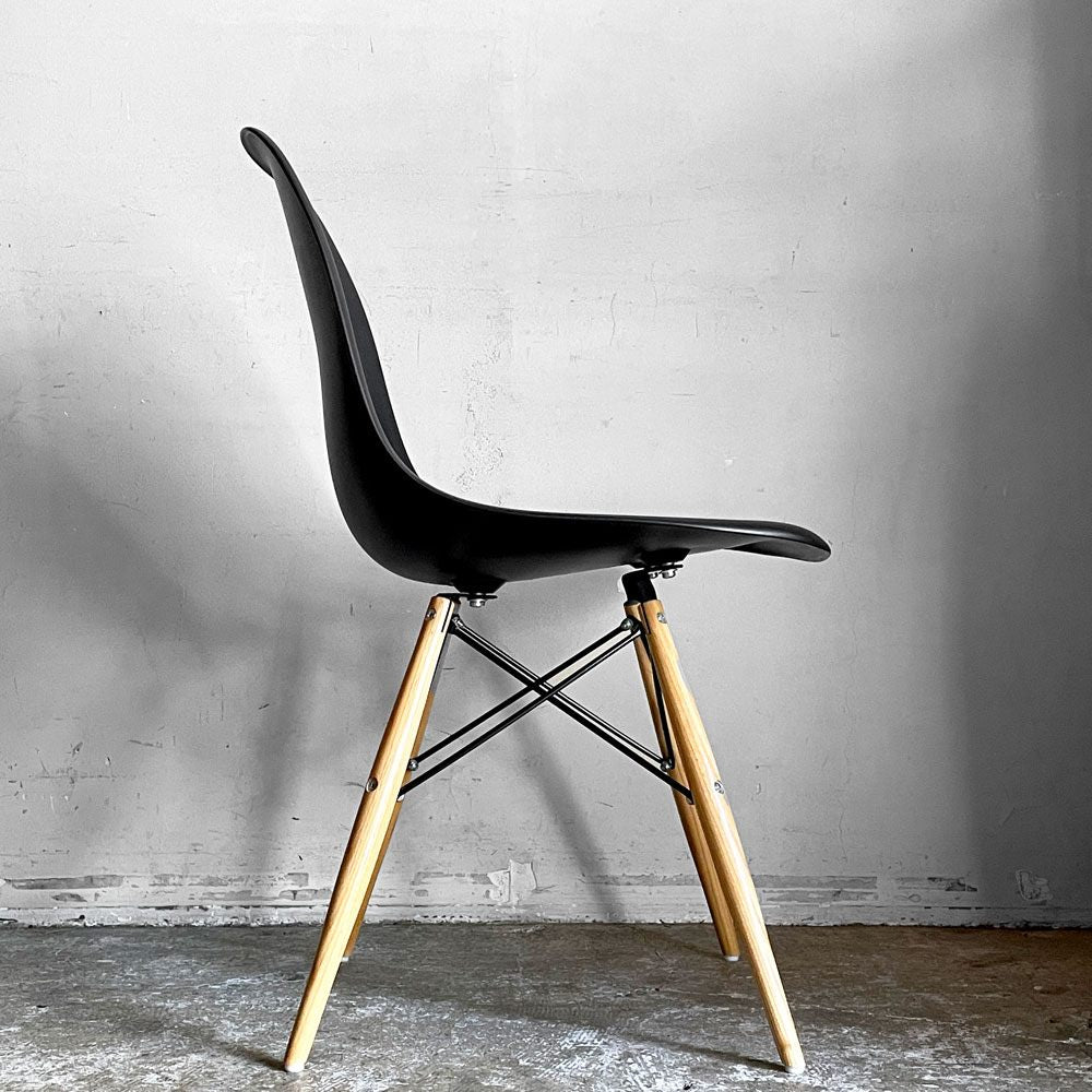ハーマンミラー Herman Miller × ヴィトラ vitra サイドシェルチェア ブラック ポリプロピレン ダウェルベース C&R イームズ ミッドセンチュリー ■