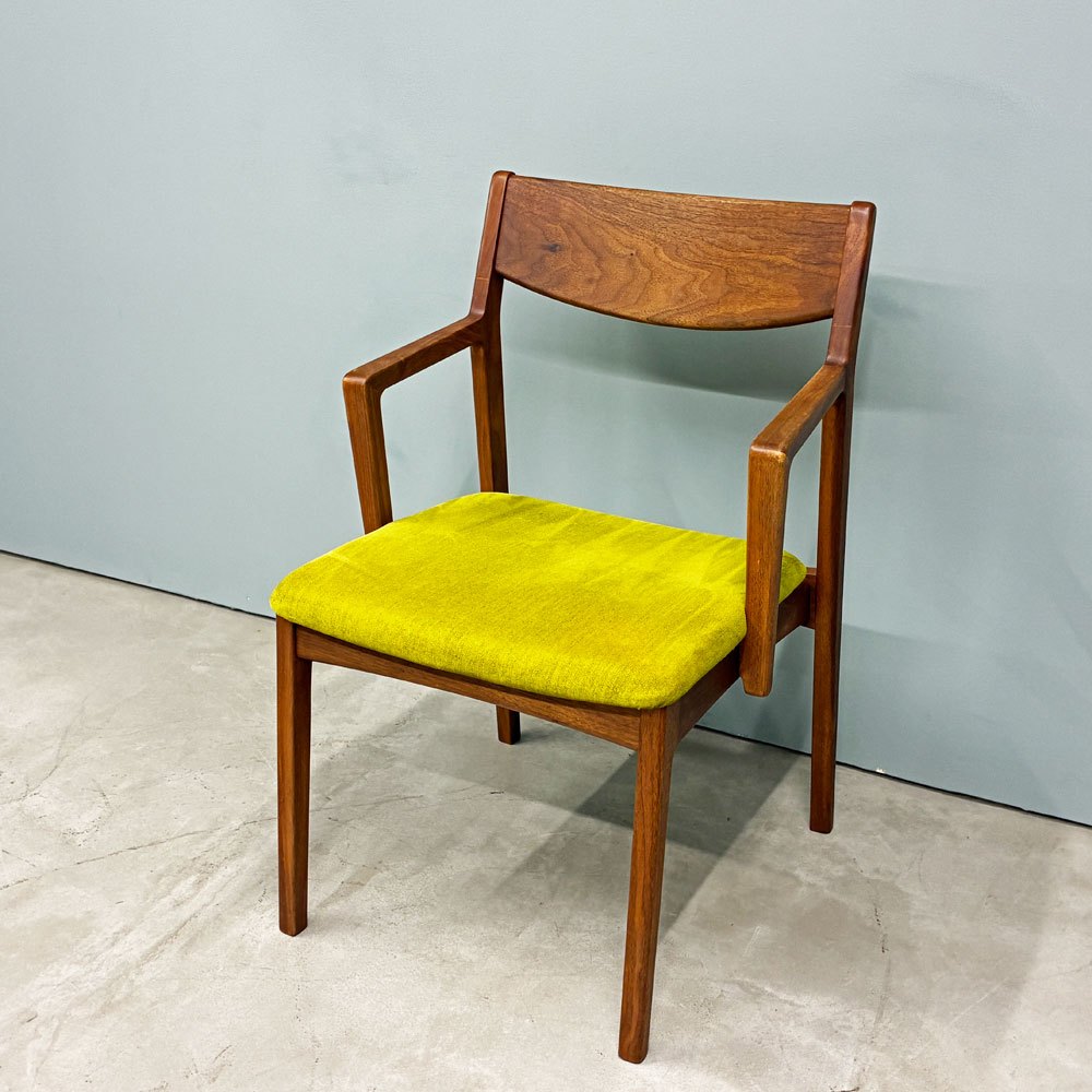 木蔵 BOKURA ピーチェア P chair ハーフアーム ダイニングチェア ウォールナット ファブリックシート イエローグリーン 北欧モダン 定価￥43,890- B ◎