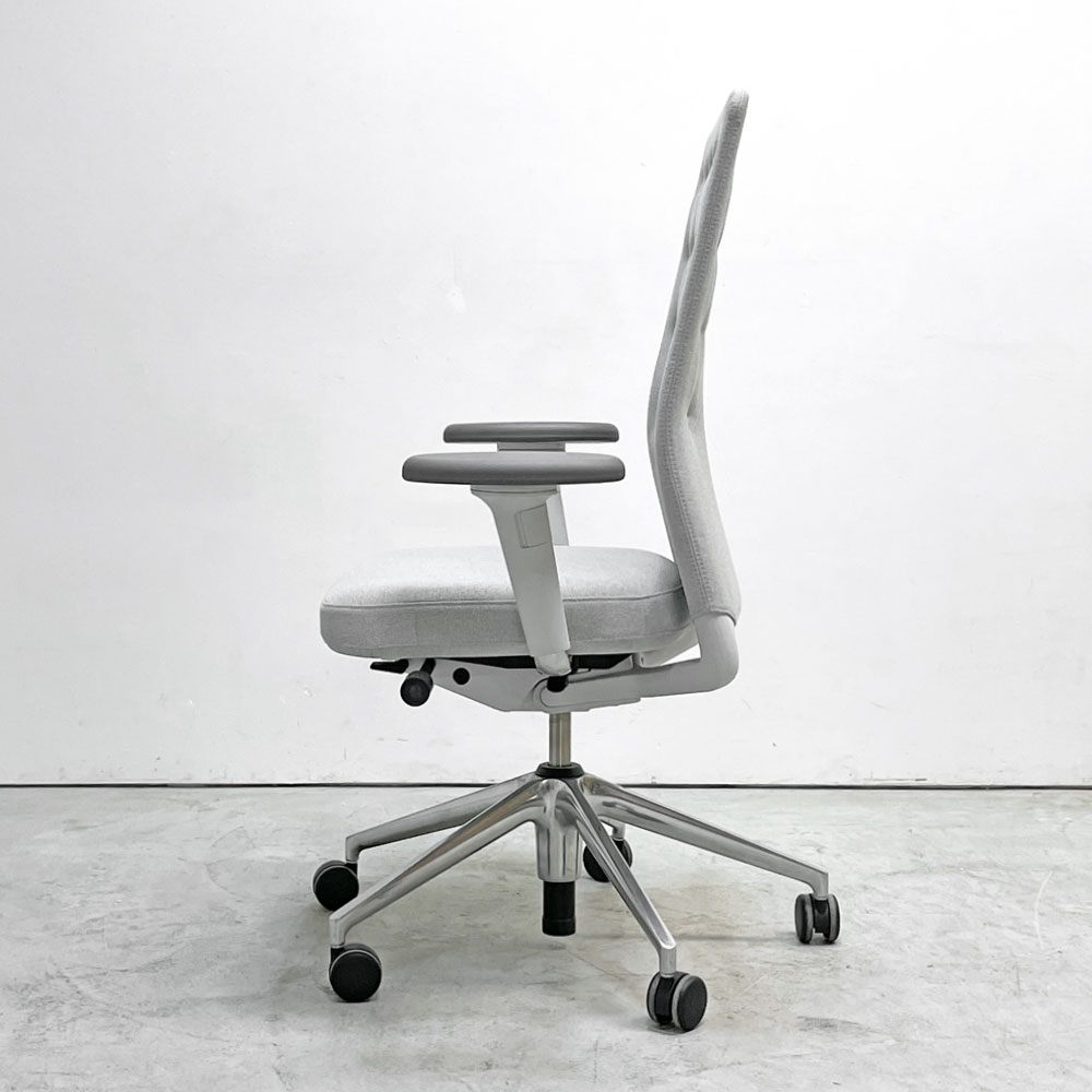 ヴィトラ vitra IDトリム ID Trim 2Dアームレスト オフィスチェア デスクチェア キャスター アントニオ・チッテリオ 定価 ￥209,000- ●