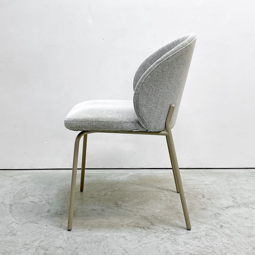 ボーコンセプト BoConcept プリンストン Princeton ダイニングチェア ライトグレー ファブリック メタル脚 マットアッシュグレーラッカー仕上げ B ●