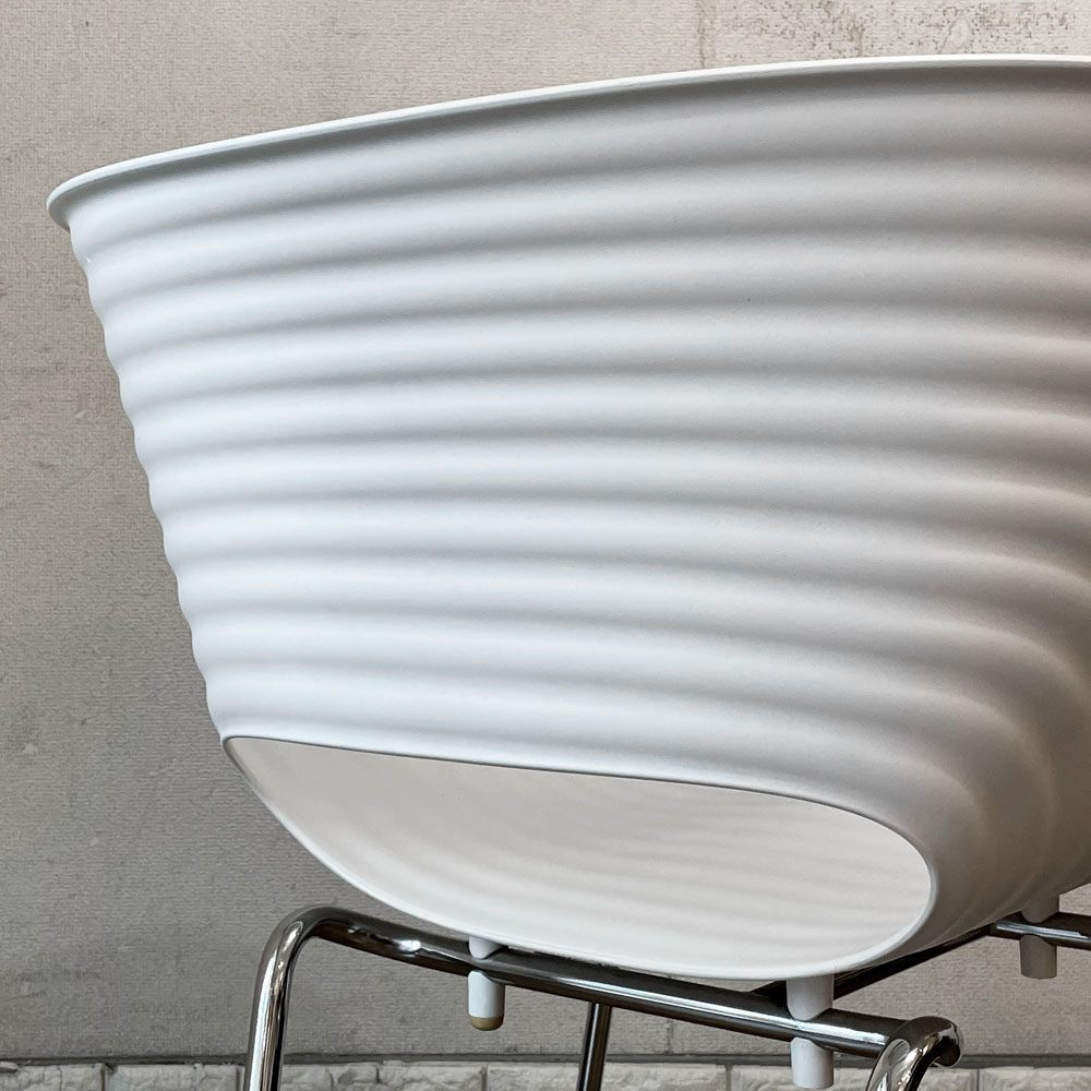 ヴィトラ vitra トムバックチェア Tom Vac ダイニングチェア スタッキングチェア ロン・アラッド ホワイト モダンデザイン ◎