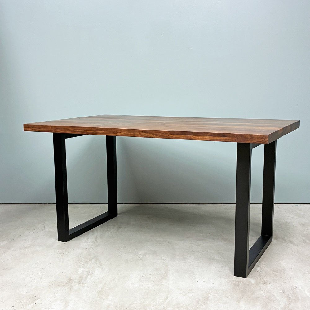 関家具 ベルデⅢ ダイニングテーブル 脚間調節可能 w135cm ウォールナット 無垢集成材 モダンデザイン 展示品 ◎