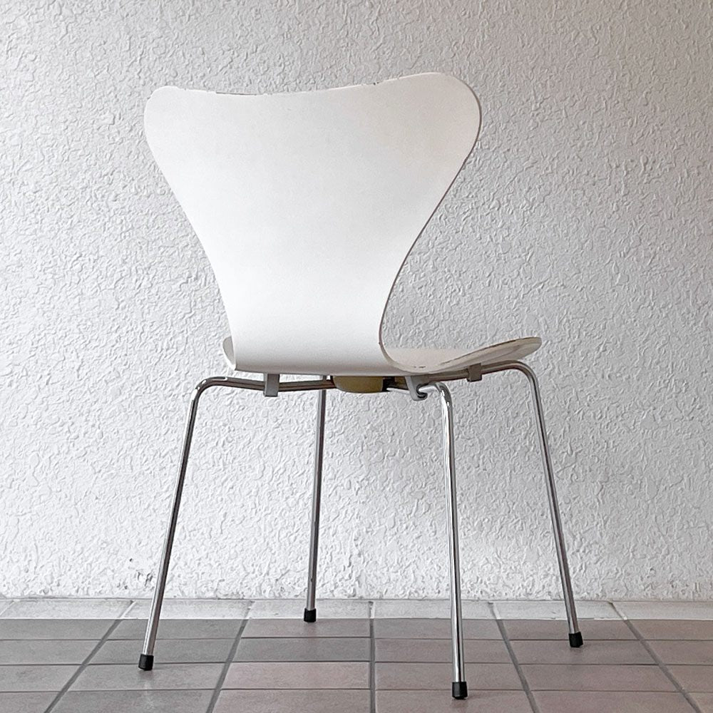 フリッツハンセン Fritz Hansen 3107 セブンチェア ラッカー ホワイト スタッキング アルネ・ヤコブセン デンマーク 北欧家具 B ◇
