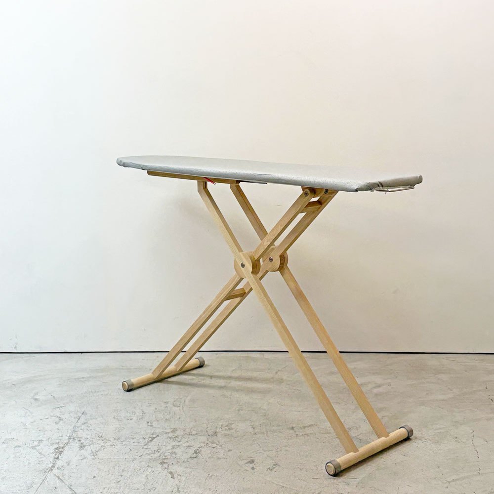 サイドバイサイド SIDE BY SIDE アイロン台 Ironing Board Au Pair アッシュ材 折り畳み 替えカバー付き ドイツ scope取扱い ●