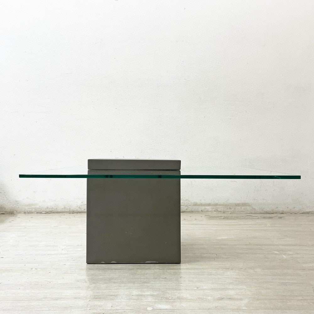 モーダエンカーサ moda en casa フライングテーブル FLYING TABLE コンクリートベース ガラス ローテーブル コーヒーテーブル 定価 ￥74,800- ●