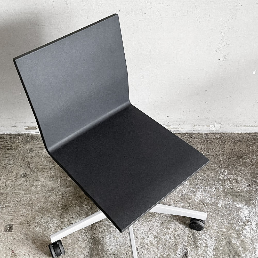 ヴィトラ vitra ゼロフォー .04 スタジオチェア オフィスチェア アームレス ブラック マールテン・ヴァン・セーヴェレン Maarten Van Severen ■