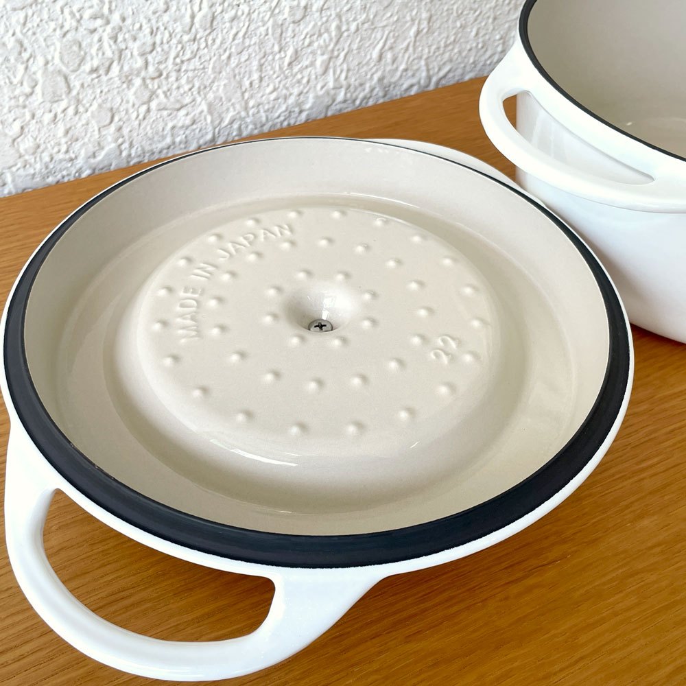 バーミキュラ Vermicular オーブンポットラウンド 22cm 鋳物ホーロー鍋 両手鍋 無水鍋 日本製 パールホワイト レシピ本＆箱付 ◇