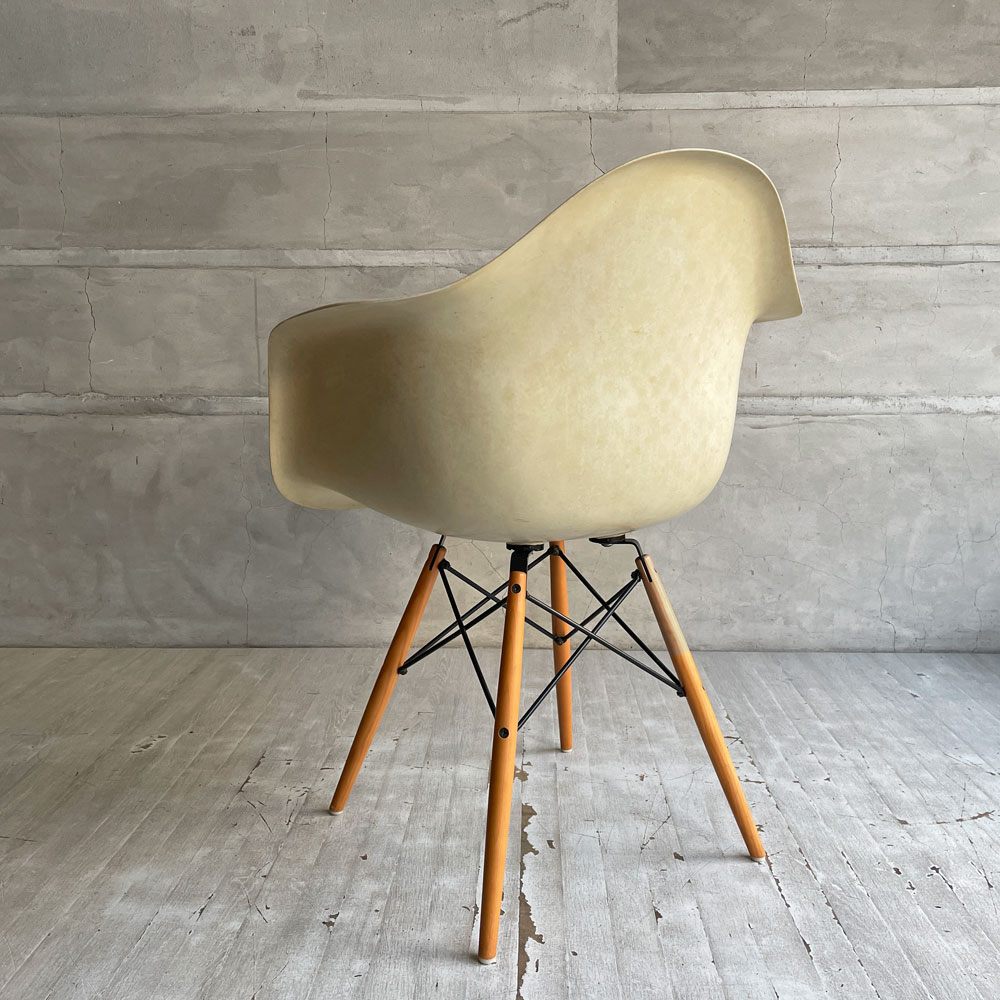 ハーマンミラー Herman Miller アームシェルチェア セカンド 2nd ビンテージ FRP パーチメント ダヴェルレッグベース イームズ ミッドセンチュリー ♪