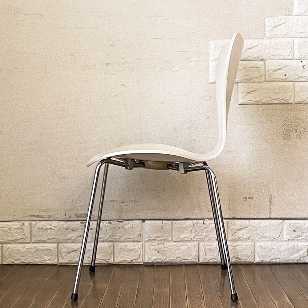 フリッツハンセン Fritz Hansen 3107 セブンチェア ダイニングチェア ラッカーホワイト アルネ・ヤコブセン デンマーク 北欧家具 定価￥81,180- A ◎