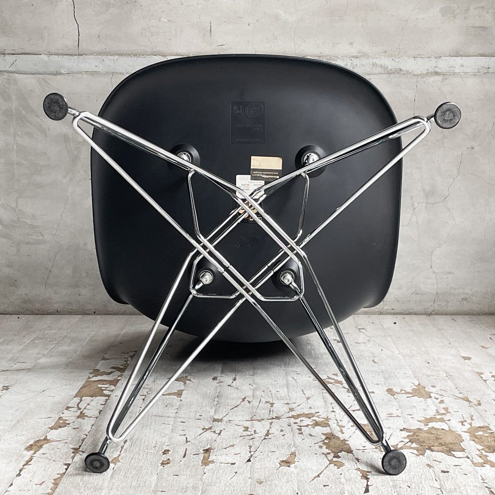 ハーマンミラー HermanMiller × ヴィトラ vitra Wネーム サイドシェルチェア ポリプロピレン ブラックカラー エッフェルベース C&Rイームズ ♪