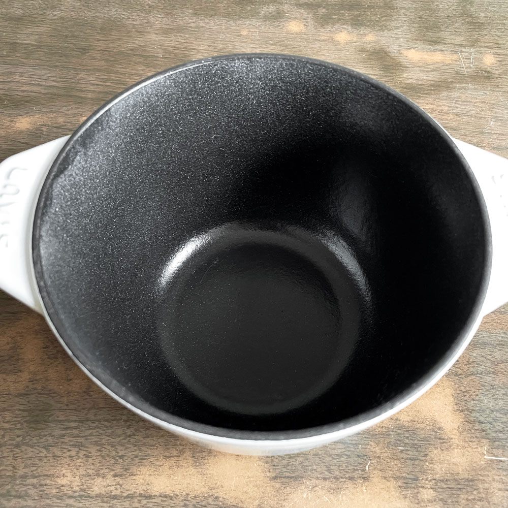 ストウブ Staub  ラ・ココット de GOHAN M 16 cm スノーフレークホワイト 両手鍋 ホーロー鍋 IH対応 鋳物 フランス製 ♪