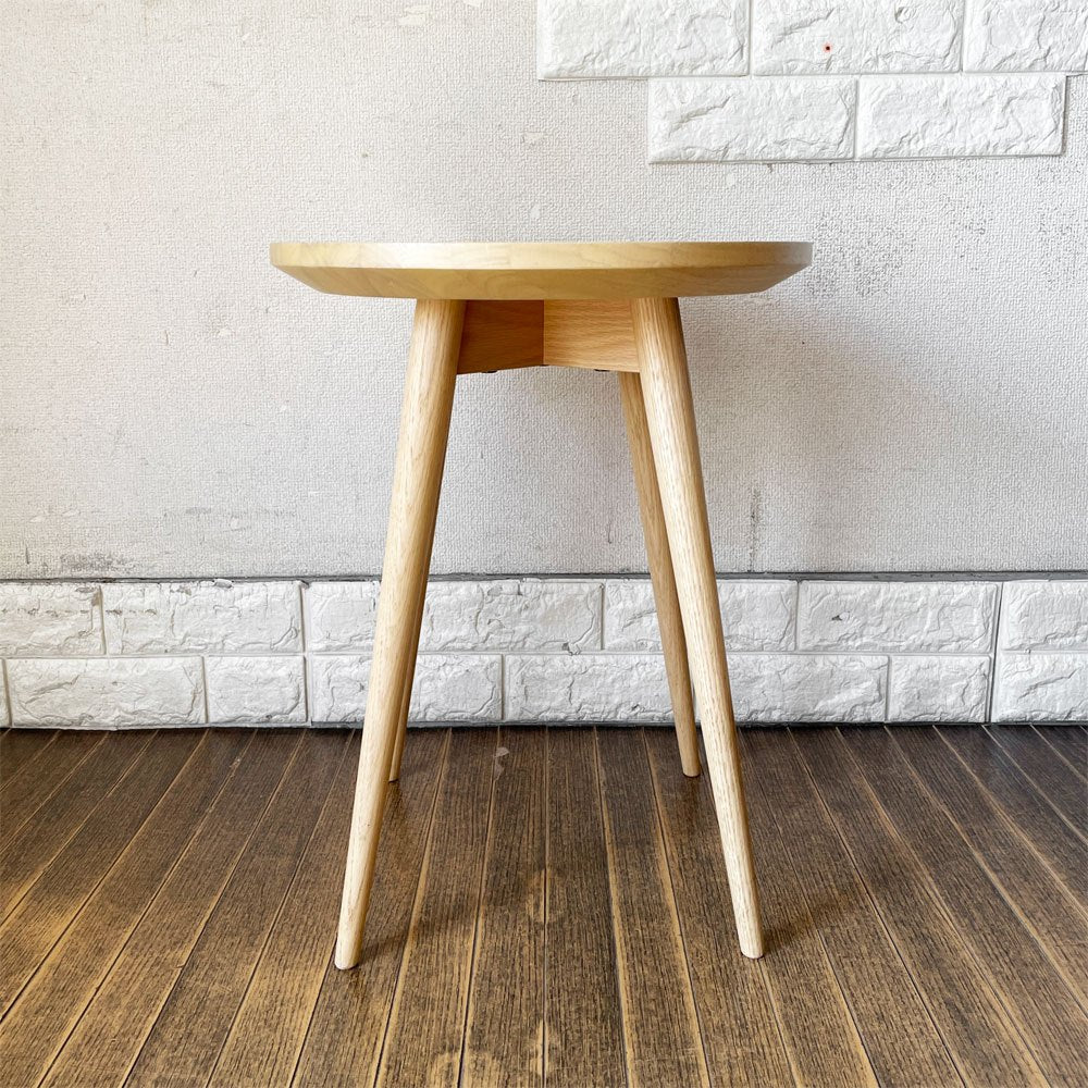 冨士ファニチア FUJI FURNITURE ナギ Nagi サイドテーブル T04510S オーク材 天板Φ40cm 小林幹也 定価￥44,000- ◎