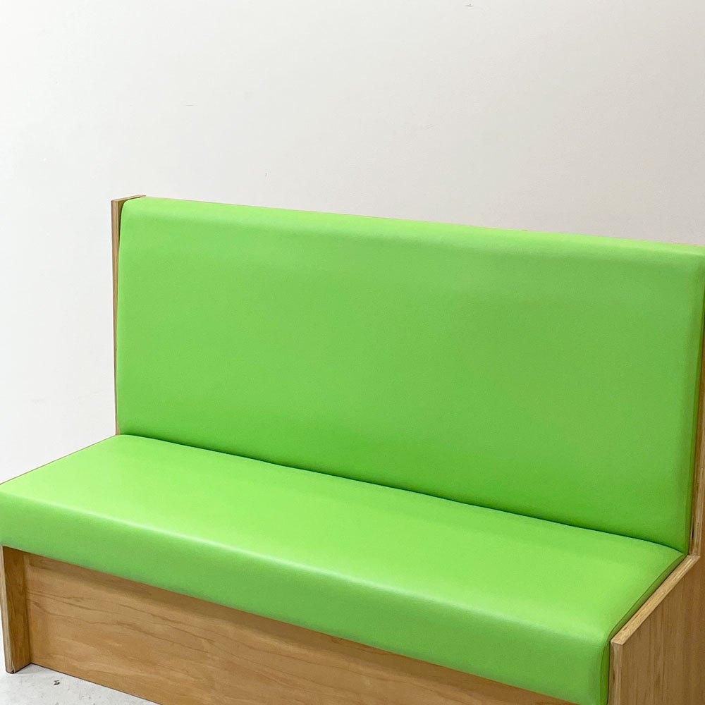 オーダーファニチャー Custom made furniture 木製フレーム ロビーソファ ベンチ ハイバック プライウッド 節入り ライトグリーン PVCレザー ナチュラルデザイン ●