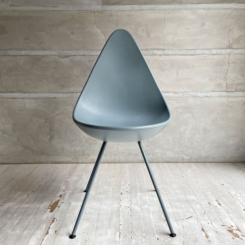 フリッツハンセン Fritz Hansen ドロップチェア DROP ダイニングチェア ストームブルー 脚塗装 プラスチック スチールパイプ アルネ・ヤコブセン デンマーク 廃番カラー 現行定価￥55,880- ♪