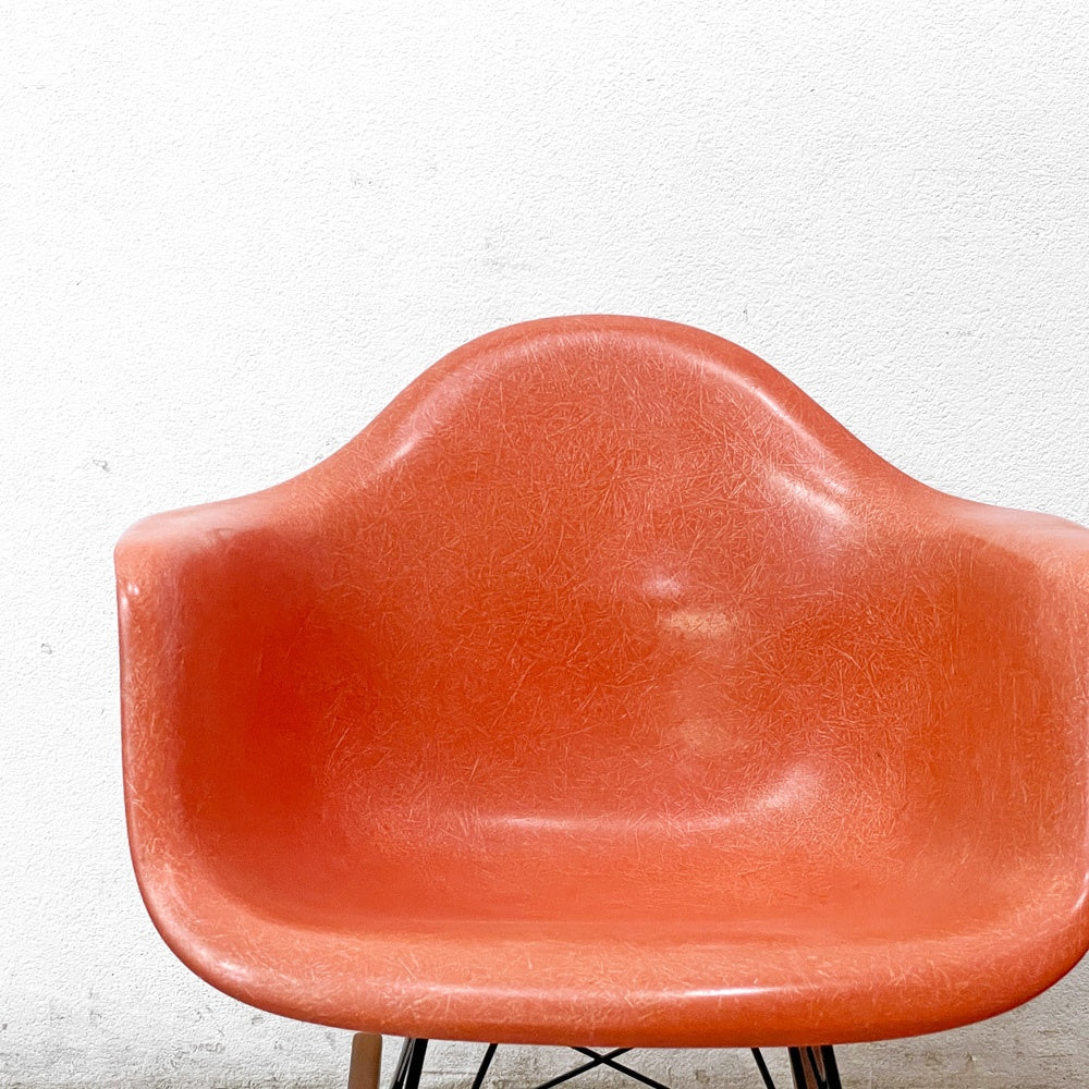 ハーマンミラー Herman Miller 2ndビンテージ アームシェルチェア FRP製 レッドオレンジ ロッカーベース シルバーメダル メダリオン C&R イームズ ミッドセンチュリー ●