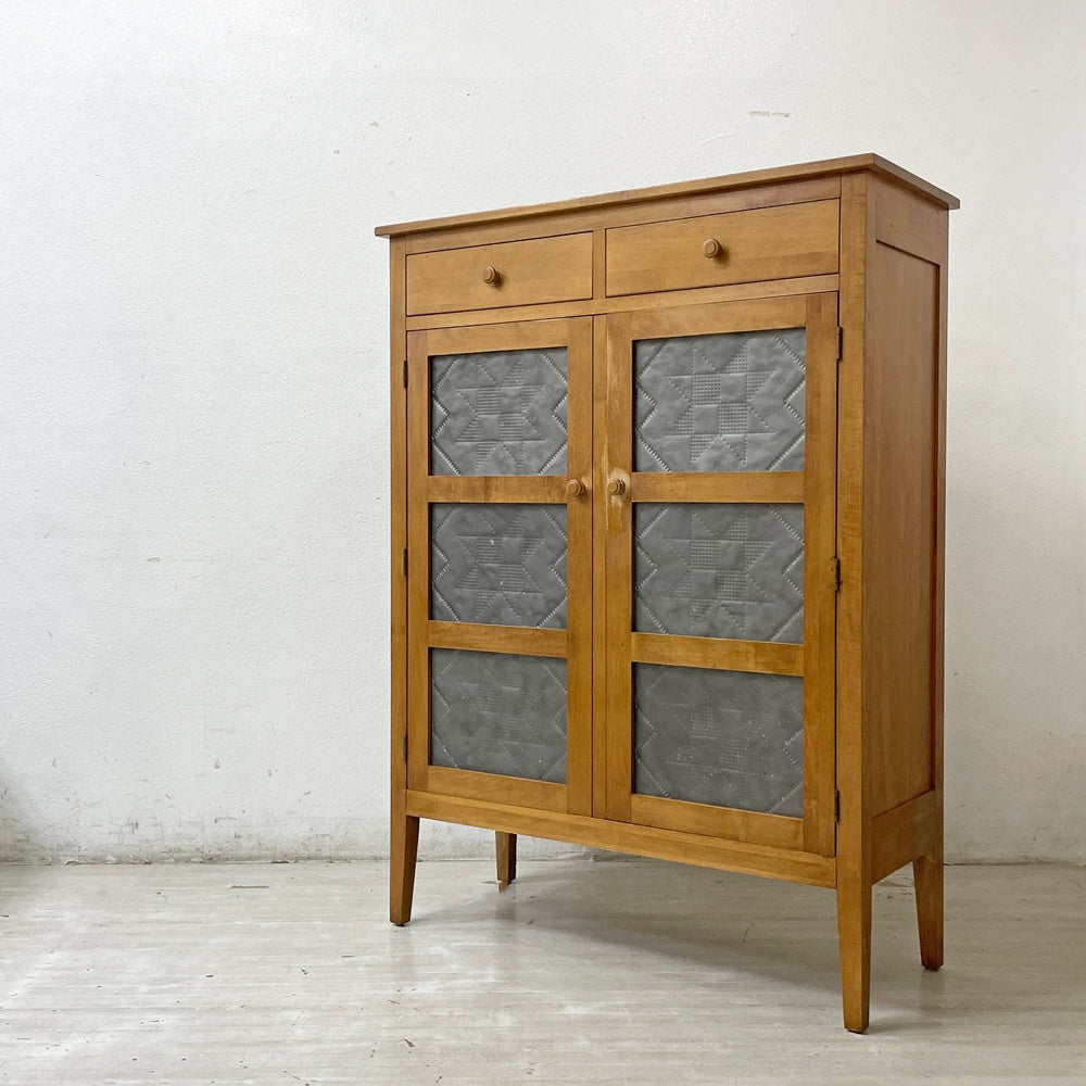 イーセンアーレン ETHAN ALLEN ビンテージ パイセーフ キャビネット Pie Safe Cabinet キッチンキャビネット 食品保管庫 パイン材 パンチングメタルドア アーリーアメリカン カントリースタイル 米国家具 ●