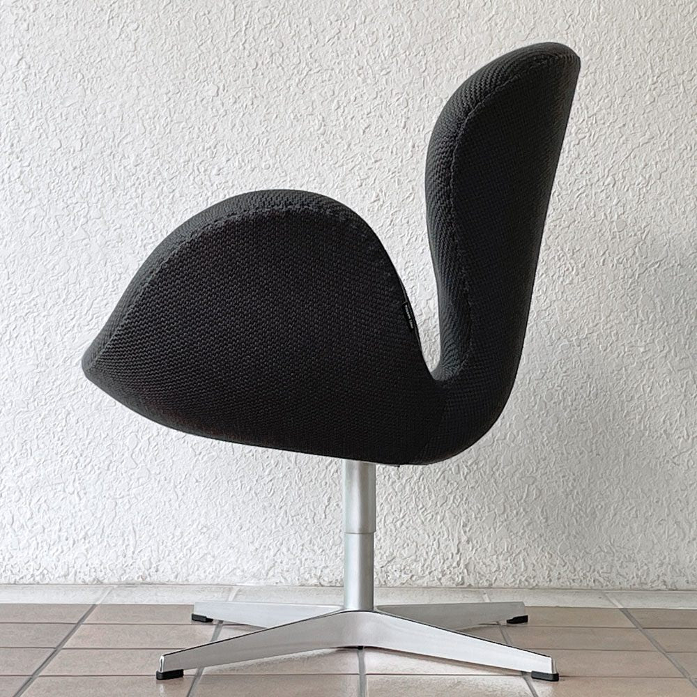 フリッツハンセン Fritz Hansen スワンチェア SWAN ラウンジチェア クヴァドラ SERPENTINE アルネ・ヤコブセン 2024年製 定価734,800円 ◇