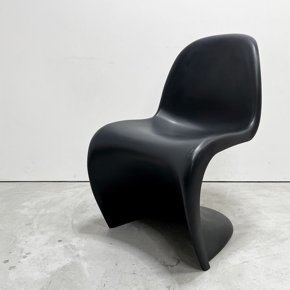 ヴィトラ vitra パントンチェア ダイニングチェア スタッキングチェア ディープブラック ヴェルナー・パントン Panton ミッドセンチュリー スペースエイジ A ●