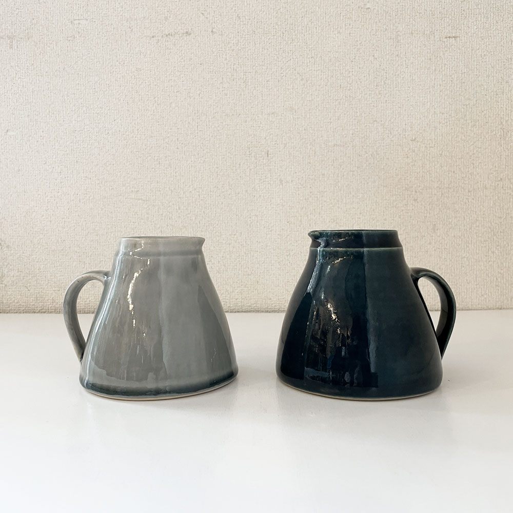 マーガレットハウエル MARGARET HOWELL MHL × ニコラ・タッシー NICOLA TASSIE スモールジャグ 陶製ピッチャー グレー系 定価￥27,000- ◎