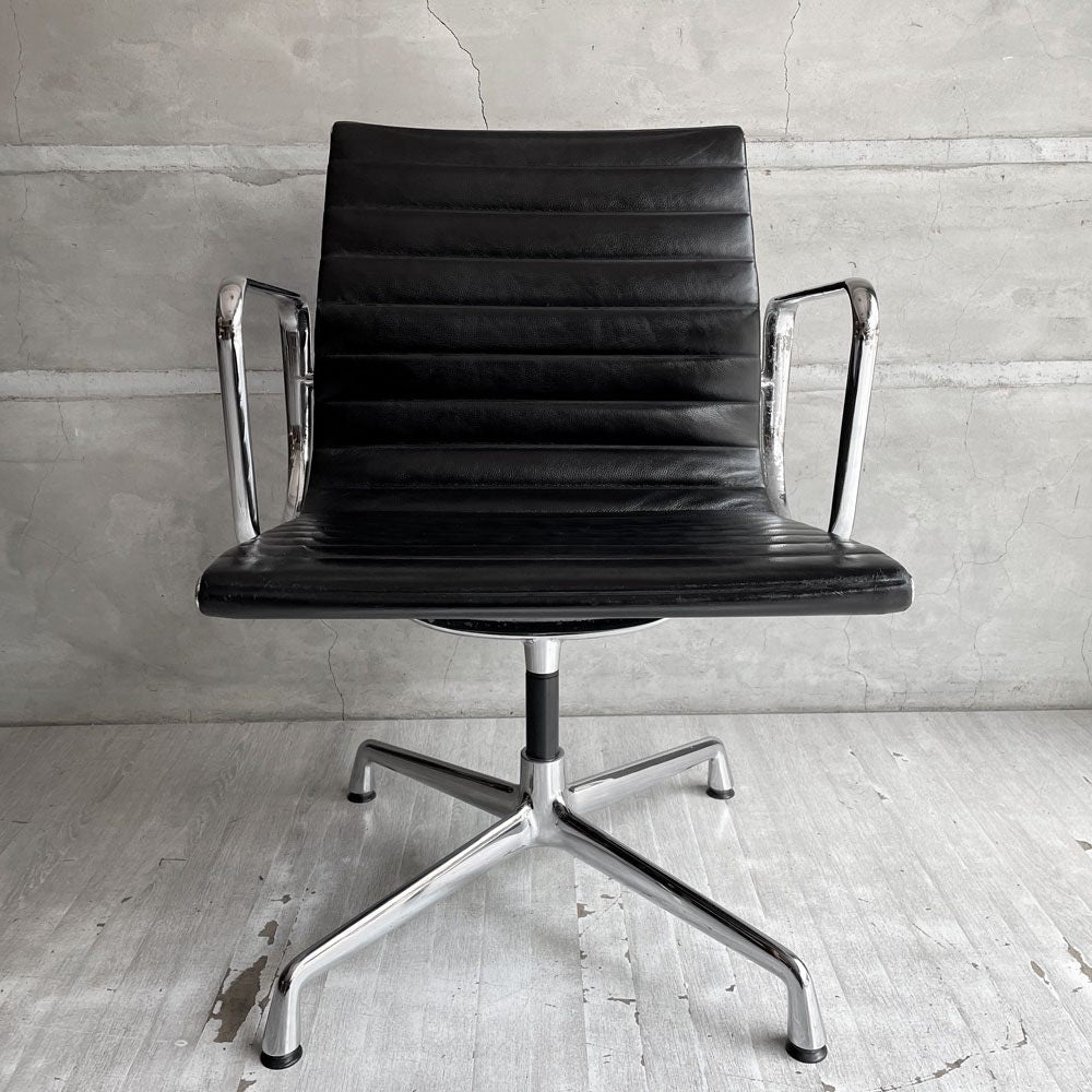 ヴィトラ vitra イームズアルミナムグループ マネジメントチェア デスクチェア アームチェア レザー 本革 固定脚 4本脚 グライズ イームズ♪