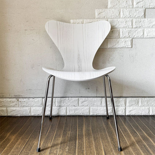 フリッツハンセン Fritz Hansen 3107 セブンチェア カラードアッシュ ホワイト アルネ・ヤコブセン Arne Jacobsen デンマーク 北欧家具 定価￥78,980- ◎