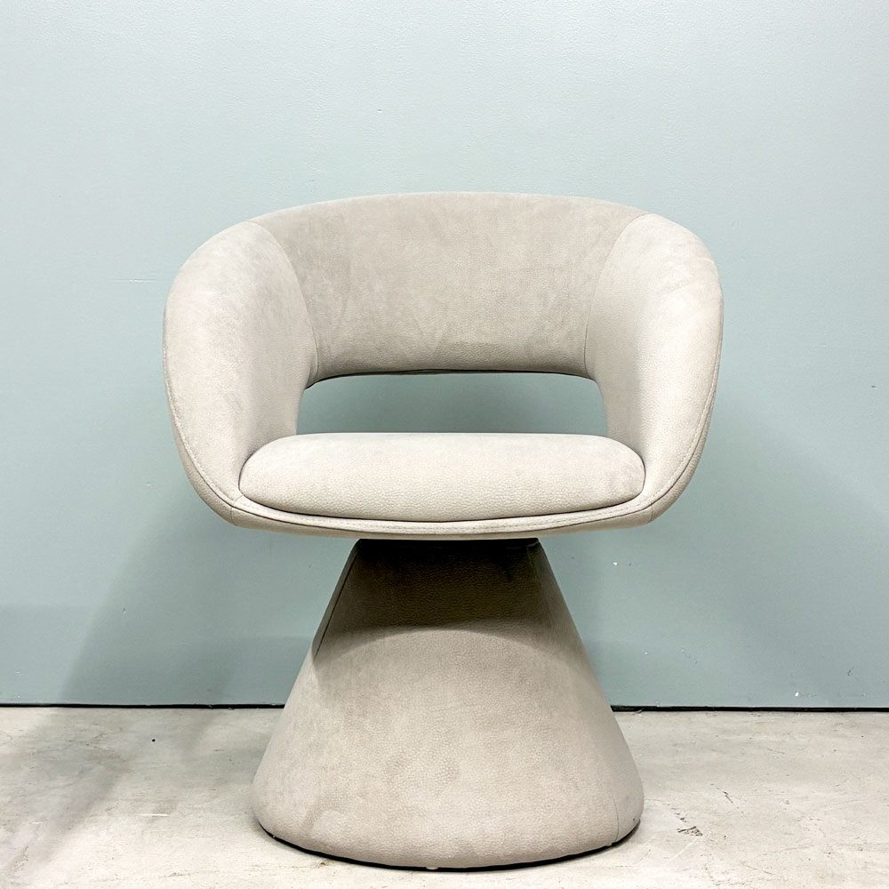 モーダエンカーサ moda en casab エアロチェア AERO chair ダイニングチェア 回転式 モダン 定価￥41,800ｰ ◎